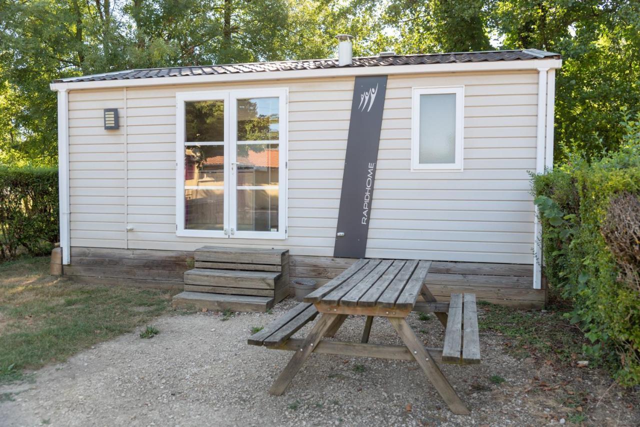 Camping Du Sevron Saint-Etienne-du-Bois  Экстерьер фото