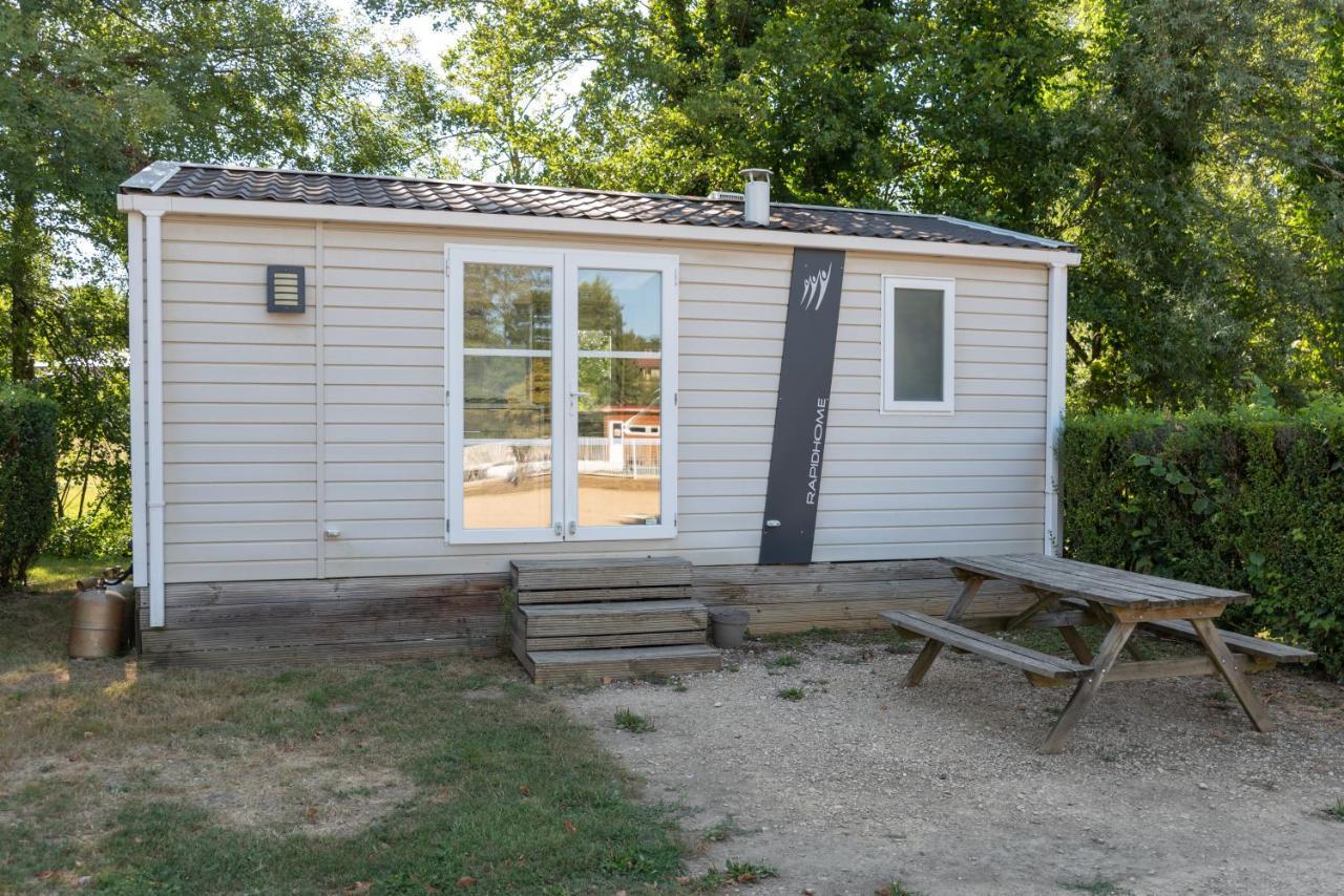 Camping Du Sevron Saint-Etienne-du-Bois  Экстерьер фото