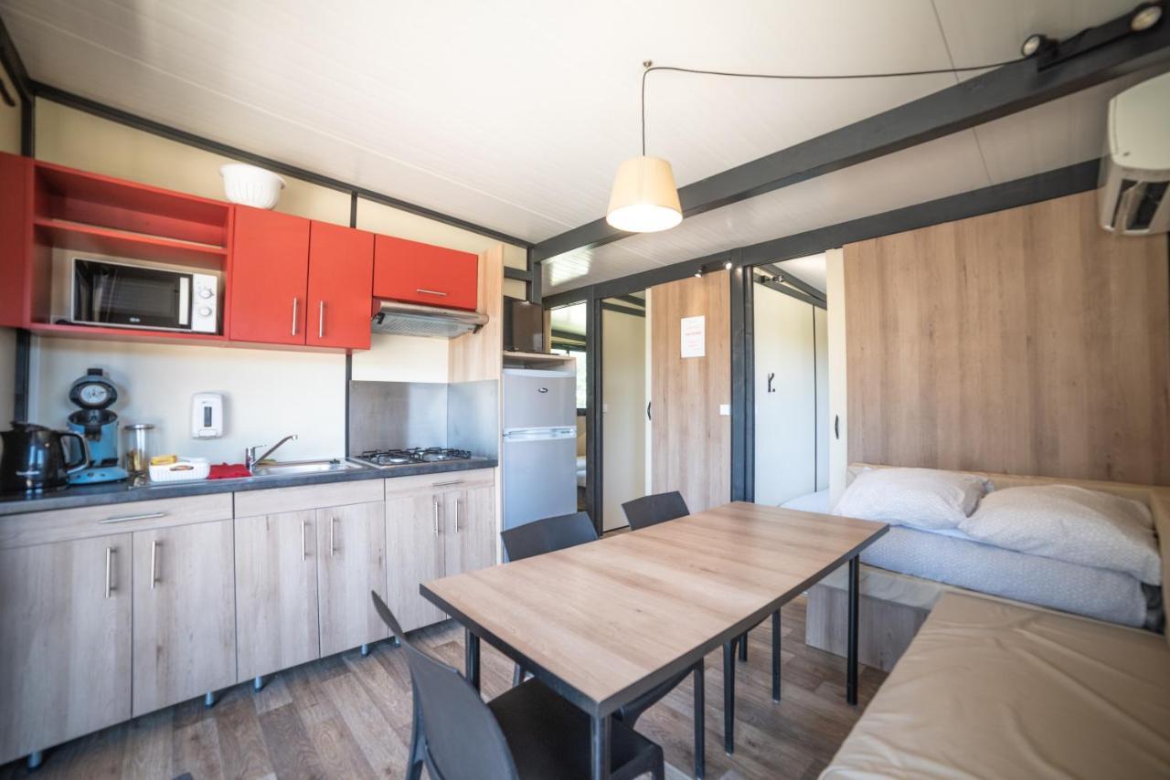 Camping Du Sevron Saint-Etienne-du-Bois  Экстерьер фото